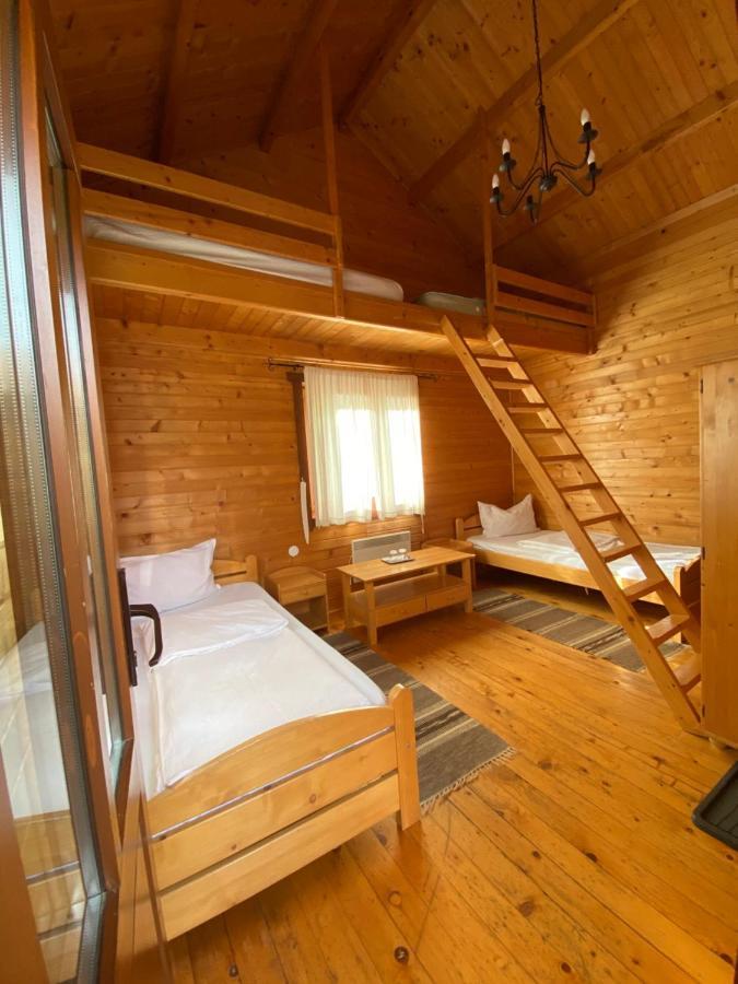 Gyopar Wooden Houses Izvoare  Extérieur photo